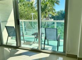 Sunny Isles, beach life! Parking included