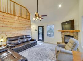 The Eagles Nest at Alpine Cabin with Fireplace!, cottage a Terra Alta