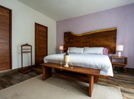 Casa Tizates- "La Stupa" Master Suite con baño privado, cheap hotel in Valle de Bravo