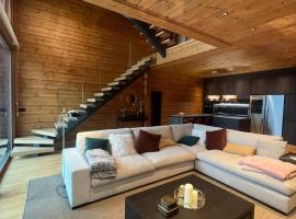 Arttysur Lux Village Sierra Nevada Casa 8 Superlujo, ξενοδοχείο στη Σιέρρα Νεβάδα