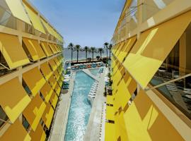 W Ibiza, luxusný hotel v destinácii Santa Eularia des Riu