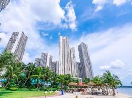 Seafront Country Garden Danga Bay by Lions Bay