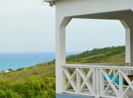 Pearl's Hilltop Cottage