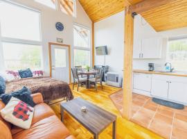 Lake Vista Chalet - 1BR, Full Kitchen, Wi-Fi, хотел в Кенай