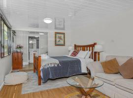 Specious Studio W Gosford Centre, hotel in Gosford