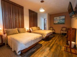 Casa Tizates- Habitación doble Maranatha, cheap hotel in Valle de Bravo