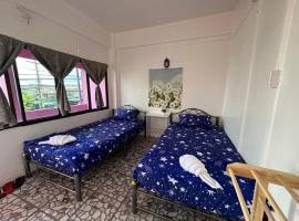 Madam Guesthouse, hostel em Krabi