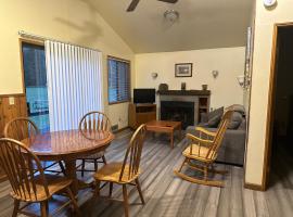 Glacier Peak Resort and RV Park, hotel a Rockport