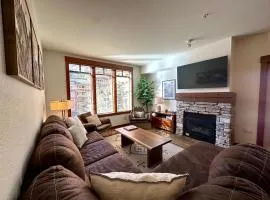 Quiet, Updated, Corner Condo in the Village! Parking, Pool & Spa