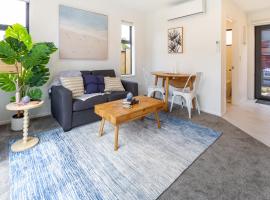 Modern, Convenient, Central: 1 bedroom loft, allotjament amb cuina a Christchurch