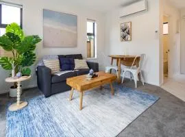 Modern, Convenient, Central: 1 bedroom loft
