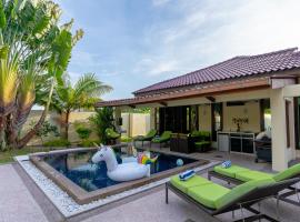The Villa - Private Pool WOW Holiday Homes, vila di Kuah