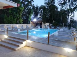 Giardini Sausari Residence, hotel cu piscine din Punta Prosciutto