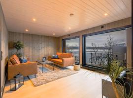 Luksus panorama hytte -H24, maison de vacances à Mestervik