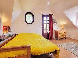 Maison de charme au calme, self-catering accommodation in Villeneuve-sur-Bellot