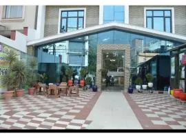 Hotel Om Karan Katra