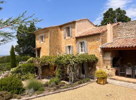 La Paradisse – exceptional Provençal farmhouse (18th century), holiday home in Blauvac