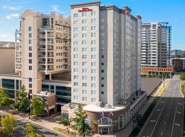 Hilton Garden Inn Charlotte Uptown، فندق بالقرب من Mecklenburg County Courthouse، تشارلوت