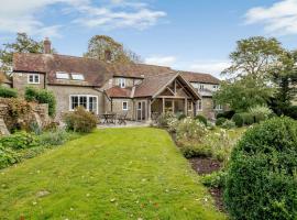 5 Bed in Sherborne 79062, holiday home in Wincanton