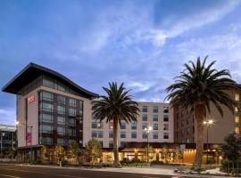 Home2 Suites By Hilton Anaheim Resort, viešbutis mieste Anaheimas, netoliese – Pramogų parkas „Disneyland“