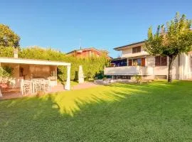 3 Bedroom Stunning Home In Massarosa