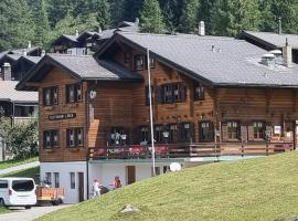 Viesnīca B&B Pension Lärch pilsētā Obergesteln, netālu no apskates objekta Golf Course Source du Rhone