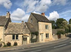 *COTSWOLDS CORNER COTTAGE* Nr Stow-on-the-Wold โรงแรมในLower Swell