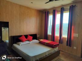 Silver Dew Resorts and Restaurant, hotel a Dhanaulti