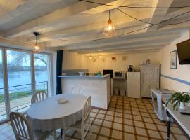 Maison du pêcheur , située sur les bords de la Loire dans un lieu calme et paisible., hotel en Rochefort-sur-Loire