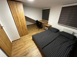 Double Twin Room #8 with Private Bathroom, homestay in Warsaw