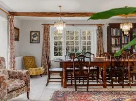 Middlelands - A stunning country house with beautiful gardens in rural Pembrokeshire yet close to coast