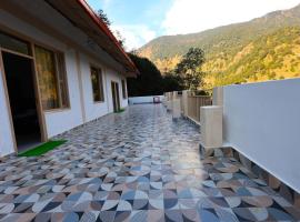 Chopta House Hotel and Restaurant, hotell sihtkohas Sari