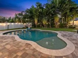 Modern Pool Home w Putting Green