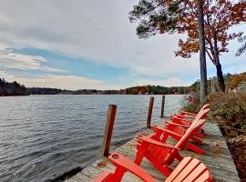 Friendly Pines Cabin, villa in Wolfeboro