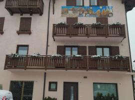 Casa Salvaterra Affittacamere, cheap hotel in Pinzolo