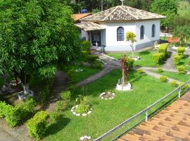 Comunidade Anuncia-Me, отель в городе Гуаратингета