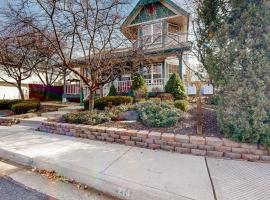 Flagstaff Fantasy - Main House, Ferienhaus in Flagstaff