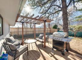 Inviting Boulder Apartment with Private Yard!, hotel in Boulder