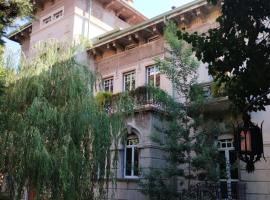 NOBILI LIBARDI - VILLA BASEVI, hotel in Verona