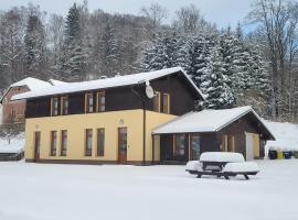 Apartmány Mlýnská, hotel com estacionamento em Horní Marsov