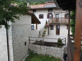 Albergo Diffuso Polcenigo Ciasa VeS, apartment in Polcenigo