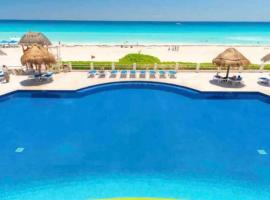 Amazing beachfront apartment, departamento en Cancún