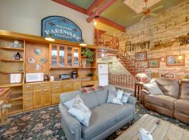 Historic Downtown Saugatuck Loft Apartment!, hotel en Saugatuck