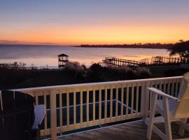No Fee Luxury Pet Friendly 7BR Soundfront retreat with Elevator, Heated Pool and Hot Tub, luxury hotel sa Kitty Hawk