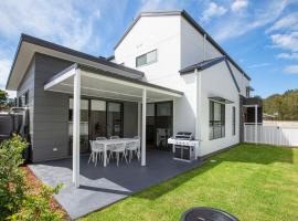 Shiloh Shores - Pet Friendly with Fire Pit - 5 Mins to Beach, hotel u gradu Culburra Beach
