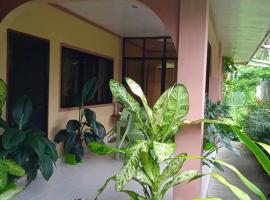 franky jay house, cheap hotel in Esperanza