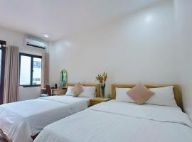 GOLDEN LAND HOTEL, hotell i Cat Ba