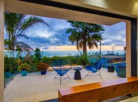 Sunset Cliffs Modern Luxury Estate w Ocean Views, Oversized Spa, AC, Yard!, country house in San Diego