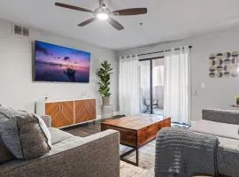Beautiful newly remodeled 2-Bdrm Biltmore Condo