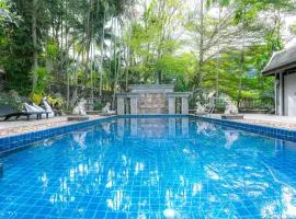 Classic Thai style Cozy Villa pool garden